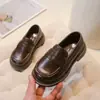 Sapatos Pequenos de Couro para Meninas Primavera e Outono Novos Mocassins Novo Estilo Britânico Sapatos Pretos Simples Sapatos para Apresentação Escolar de Meninos