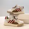 Sapatos Esportivos Infantis Novos 2025 Primavera e Outono Sapatos de Meninos Sola Macia Sapatos Casuais de Treino Moral para Meninas Respiráveis Sapatos Forrest Gump