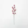 Árbol de Navidad de bayas rojas rociado con nieve de venta caliente transfronteriza, acebo, bayas de acebo, accesorios decorativos, copo de nieve de espuma, bayas rojas, 12 horquillas, fruta de la fortuna