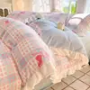 Juego de cuatro piezas de terciopelo de leche de alto gramaje con encaje estilo Ins con forro polar añadido y engrosamiento Juego de tres piezas de encaje estilo coreano suave y amigable con la piel