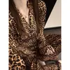 Pijama Elegante e da Moda com Estampa de Leopardo em Seda Gelada para Mulheres, Novo Estilo Primavera e Outono 2026, Conjunto de Manga Longa e Calça Comprida para Dormir, Tamanhos Grandes