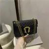 Bolsa de Ombro Xadrez com Letras Feminina Nova Tendência Moda Versátil Feminina Corrente Pequena Quadrada Bolsa Transversal de Alto Valor