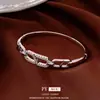 Pulsera de Cierre Ovalado Hueco Chapada en Oro Real de 18 Quilates Pulsera Retro Simple Europea y Americana Joyería de Moda Elegante para Mujeres