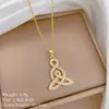 [Aço Titânio] Zircônia Totalmente Cravejada com Diamantes Vazado Estilo Palaciano Elegante e Luxuoso Colar Totalmente Cravejado com Diamantes para Mulheres Corrente Versátil para Clavícula Corrente de Aço Titânio