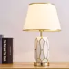 Lámpara de Mesa Cerámica Americana Transfronteriza Lámpara de Mesita de Noche para Dormitorio Simple Moderna Cálida Sala de Bodas Lámparas Europeas Escandinavas Ins