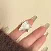 Anillo Abierto Grande Flor de Piedra Natural Incrustada Hecho a Mano Estilo Francés Vintage con un Toque de Lujo, Anillo de Banda Ancha de Ágata Metálica