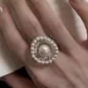 Novo Anel Borboleta Totalmente Cravejado em Diamante para Mulheres, Estilo Levemente Luxuoso, Anel de Dedo Indicador Exquisito de Nicho, Anel Versátil Super Fada Personalizado