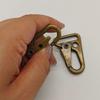 Fivela de Bico de Águia de Bronze com Diâmetro Interno de 1 Polegada (25mm) Acessórios para Mochila de Exterior Fivela Mosquetão Liga Metálica Gancho Tático para Chave