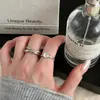 Anillo cuadrado de tres aros con diamantes para mujer, nuevo modelo popular 2026, diseño de nicho de lujo ligero de alta gama, anillo para dedo índice con incrustaciones de diamantes de cabeza de toro