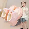 Botas Femininas Outono e Inverno 2026 Nova Moda Botas Martin Infantil para Crianças Maiores e Meninas Pequenas, Botas Curtas de Couro Princesa com Forro de Lã