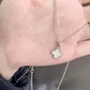Cadena de Suéter Estilo Coreano Otoño e Invierno Cadena de Clavícula de Lujo Ligero para Mujer Tendencia Ins Elegante Moda Floral Estilo Chanel