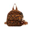 Mochila 2025 Nova Moda Coreana em Veludo Cotelê Estampa de Leopardo Tendência Estilo College Casual Moda Fashionável Artística Estilo Ocidental