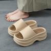 2024 Nuevas Pantuflas de Tacón Alto con Plataforma Gruesa Sensación de Caca para Mujer, Calzado de Exterior de Moda, Chanclas de Cuña de Verano Transfronterizas Tendencia