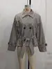 Venta al por mayor transfronteriza de ropa para mujer: Estilo europeo y americano, chic retro, cortavientos de cuadros de moda, corte recto corto, con cintas, estilo 370541