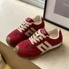 Zapatillas de entrenamiento alemanas de otoño para mujer 2026 nuevas retro suela gruesa para correr casuales versátiles color block deportivas para mujer Zapatos Forrest Gump