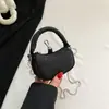 Bolsa Transversal com Corrente Estilo Coreano Nicho Feminina 2026 Nova Moda Estilo Coreano Item Quente Outono Inverno Bolsa de Ombro Simples