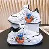 Zapatos Nuevos de Primavera y Otoño 2026 para Niños Pequeños, Niñas y Niños, Tenis Blancos de Cuero de Moda con Dibujos Animados de Caña Media