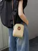 Bolsa Popular de Couro Genuíno para Celular Feminina 2024 Nova Bolsa Transversal de Couro Macio Bolsa Feminina Versátil de Ombro Único Mini Bolsa Pequena de Couro de Vaca