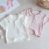 Camiseta de Manga Corta para Niña 2025 Nuevo Verano Estilo Coreano Dulce Top con Cuello de Muñeca para Bebés Capa Base de Moda