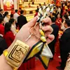 Nuevo Llavero Dorado Bufanda de Seda Versátil Cinta de Lazo Colgante para Bolso Pequeño Adorno de Regalo Venta al por Mayor de Fábrica