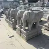 Um Par de Elefantes de Pedra de Granito, Mármore Branco e Pedra Azul Estátuas de Elefantes Decorativas para Entrada de Pátio de Hotel ao Ar Livre