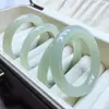 Pulsera Redonda Plana de Jade Verde-Blanco de Xinjiang Alternativa al Jade Hetian para Mujer Día de San Valentín Estilo Joven Regalo de Jade para Mamá