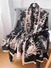 Bufanda de Lana Suave y Amigable con la Piel para Mujer, Nueva para Otoño/Invierno, Engrosada, a Cuadros, con Borlas, Atractiva, Versátil, Calentador de Cuello, para Viajes Diarios, Cálida