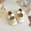 Sapatos de Princesa da Moda e Elegantes Estilo Coreano para Meninas Primavera e Outono 2026 Novos Sapatos de Couro Infantis Macios com Laço de Veludo Fofo
