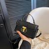 Bolsa Carteiro de Textura de Alta Qualidade Cor Pura Bolsa Caixa Verão 2025 Nova Transfronteiriça Nicho Leve Luxo Ombro Único Transversal Pequena Quadrada