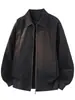Jaqueta de trabalho oversized para homens, adequada para primavera e outono, estilo solto e casual, projetada para biotipos maiores, streetwear americano, estilosa e descolada, com gola de lapela