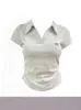 Camiseta de Verano 2025 Estilo Niche con Cuello Polo de Manga Corta Elegante que Reduce la Edad Adelgaza la Cintura Top Casual Ins Moda Trendy para Mujer