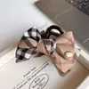 2025 Pinza para el Cabello de Cuadros Elegante de Gama Alta Pinza para el Cabello Nueva de Celebridad de Internet Pinza para el Cabello Pinza de Tiburón Pinza para el Cabello