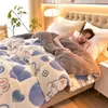 Colcha de terciopelo de leche engrosada con núcleo integrado, colcha cálida de terciopelo de copo de nieve para otoño e invierno, colcha de primavera y otoño con núcleo de felpa, venta al por mayor