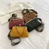 Bolso de Concha de Moda para Mujer 2025 Nueva Versión Coreana Bolso de Mano Versátil con Cadena Bolso Cruzado de Hombro Simple de Moda
