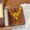 Tienda de Oro Mismo Estilo Arena Dorada Flor de Tres Vidas Borla Collar Flor de la Felicidad Flor de Boda Conjunto Cadena Exquisita Moda Regalo para Novia