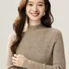 Suéter 100% cachemira pura modelo 2026 para mujer, con cuello semi-alto, diseño de punto acanalado, ajuste suave y cómodo, y adecuado para usar en capas en otoño e invierno.