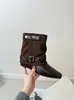 Botas de Cano Curto Femininas 2026 Outono Novas com Salto Escondido de 4cm, Venda Quente, Fivela de Couro, Temperamento Versátil, Emagrecedoras, Botas para Barra da Calça