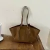 Comércio Exterior Tendência Europeia e Americana Bolsa Tote Grande Capacidade Asa Bolsa Feminina Outono Retro Versátil Camurça Pelúcia Ombro Único Bolsa de Axila