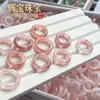 Anel de Jade Tianshan para Mulheres, Tipo Gelo com Padrões Florais, Jade de Seda Dourada de Xinjiang, Anel de Jade Liso Luxuoso e de Alta Qualidade
