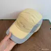 Sombrero de Sol de Verano al Aire Libre con Bloques de Color Estilo Japonés de Cinco Paneles Gorra de Béisbol Versátil de Secado Rápido para Parejas Mujeres Ligera Transpirable Gorra de Pico