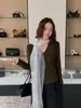 Yuanxi - Suéter de punto minimalista estilo coreano para otoño, con pliegues, entallado a la cintura, ajuste slim, cuello en V cruzado, manga larga, para mujer 269102