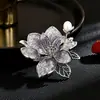 Broche de Lujo Accesible de Alta Gama para Mujer, Broche de Flor de Loto con Perla de Agua Dulce, Elegante y Versátil, Broche de Flor Clásico, Ramillete