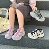 Sandalias Deportivas para Niños 2026 Nuevo Modelo de Verano para Niñas, Zapatos de Playa Transpirables con Suela Suave, Punta Cerrada Hueca Casual Tipo Papá