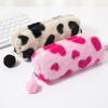 Estojo de lápis de pelúcia fofo de desenho animado transfronteiriço estojo de lápis bolsa de cosméticos bolsa de armazenamento bolsa de papelaria fofa de leopardo amor