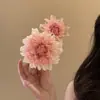 Pinza para el Cabello con Flor de Peonía Rosa Estilo Deseo Puro para Mujer 2025 Nuevo Accesorio para el Cabello Pinza de Pato en la Parte Posterior de la Cabeza para Cabello Suelto