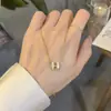 Moda Estilo Coreano Simple Nuevo Moderno Lujo Ligero Sentido de Diseño Letra Fritillaria Collar para Mujer Sentido Avanzado Collar Elegante