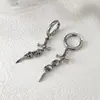 Pendientes de Calavera y Espada Retro Modernos Elegantes para Hombres y Mujeres Pendientes de Moda Punk Hip-Hop Pendientes Transfronterizos Europeos y Americanos