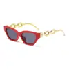 25 Modelos Nuevos de Gafas de Sol Cat-Eye Europeas y Americanas de Celebridades de Internet Transfronterizas con Patillas de Cadena, Gafas de Sol de Marco Pequeño Poligonal para Mujer, Venta al por Mayor