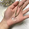 Pingente de Pedra Natural Calcedônia de Alta Qualidade com Fecho Bebê Suprimento Atacado DIY para Barracas, Pingente Acessório de Saco de Dinheiro com Caractere da Fortuna
