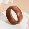 Pulseras de Madera Nuevas Transfronterizas Europeas y Americanas, Pulseras Retro, Simples y Versátiles, Lujo Ligero, de Gama Alta y con Temperamento para Mujeres al por Mayor
